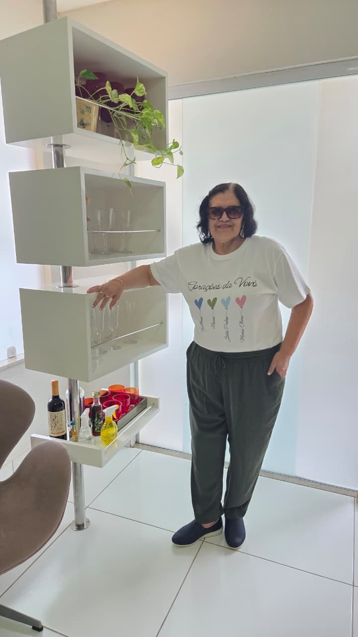 Customer photo review of Camiseta Personalizada CORAÇÕES DA VOVÓ - BRANCA - Algodão 100%