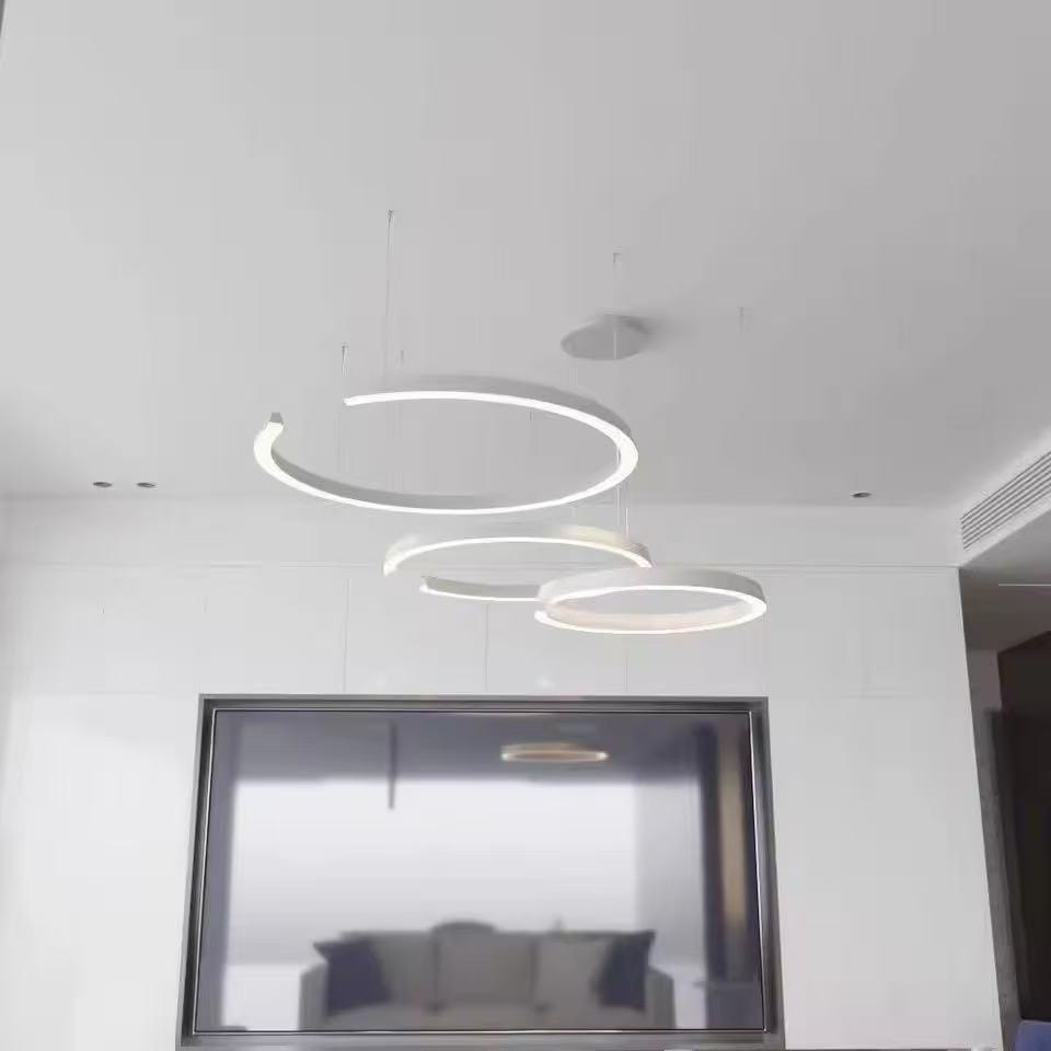 Customer photo review of WOMO Schwarz/Gold Ring Led Kronleuchter-WM2009