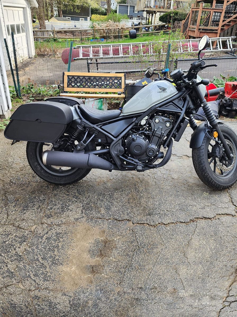Customer photo review of 28L - Panzer Medium Quick Mount Honda Rebel 500 Leather Saddlebags