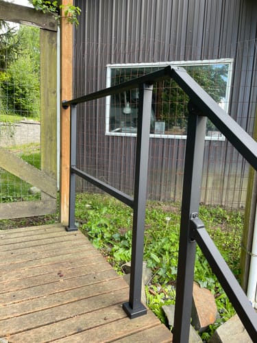 Customer photo review of Straight Adjustable Top Rail Connector (Plastic)
