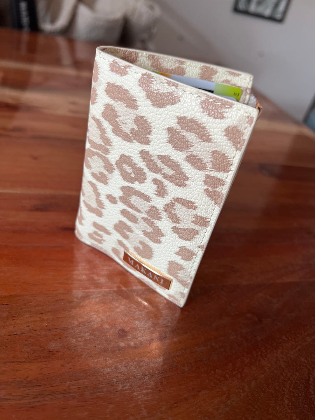 Customer photo review of LIAM - LEO WHITE