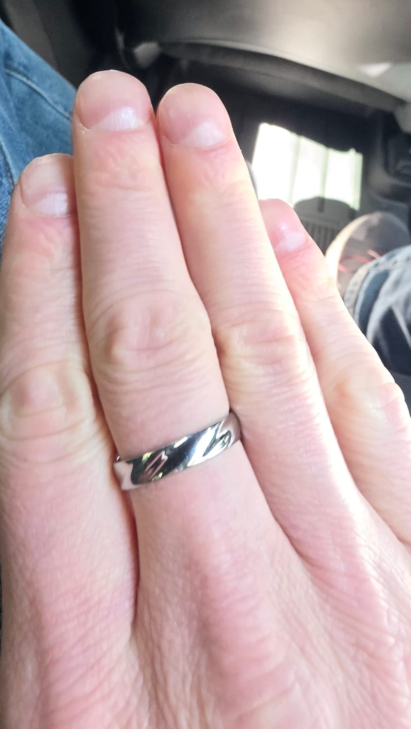Customer photo review of Twisted Unisize Ring