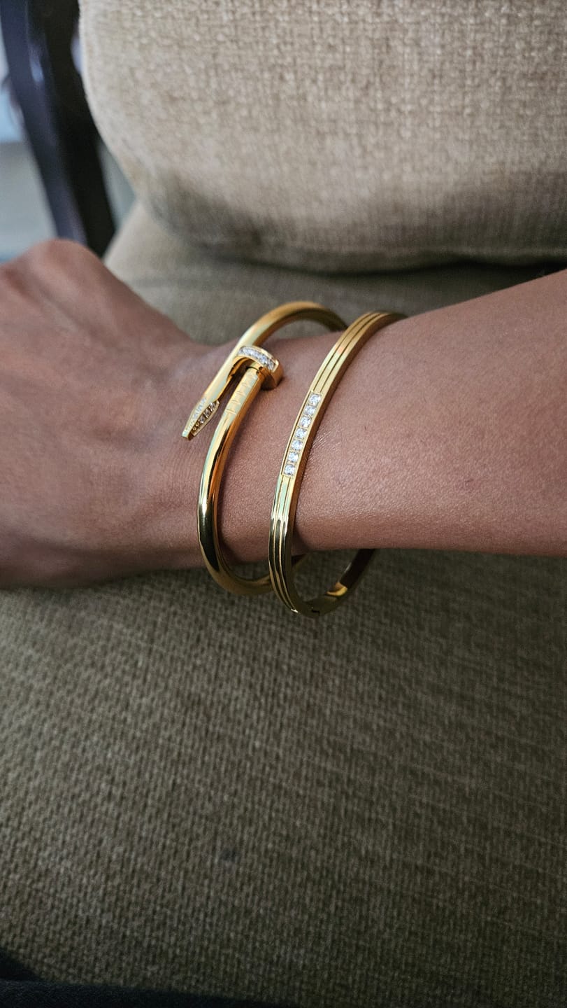 Customer photo review of Nail Bangle Bracelet