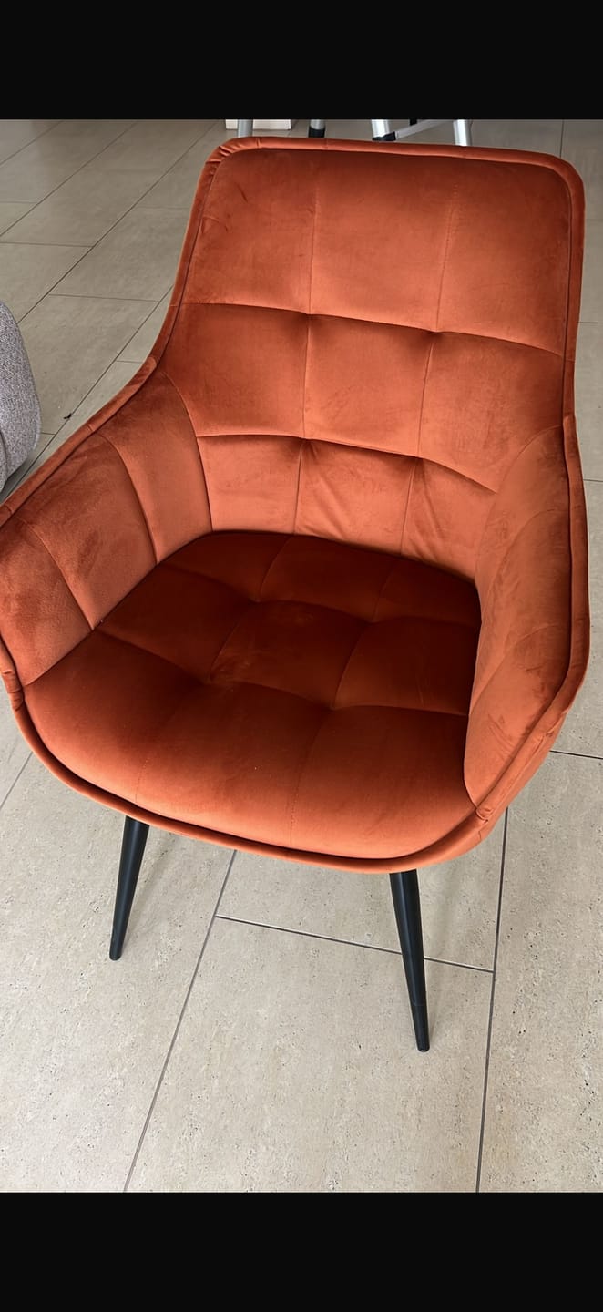 Customer photo review of Scaun tapitat stofa LILIA, caramiziu/negru, 59x45x90 cm