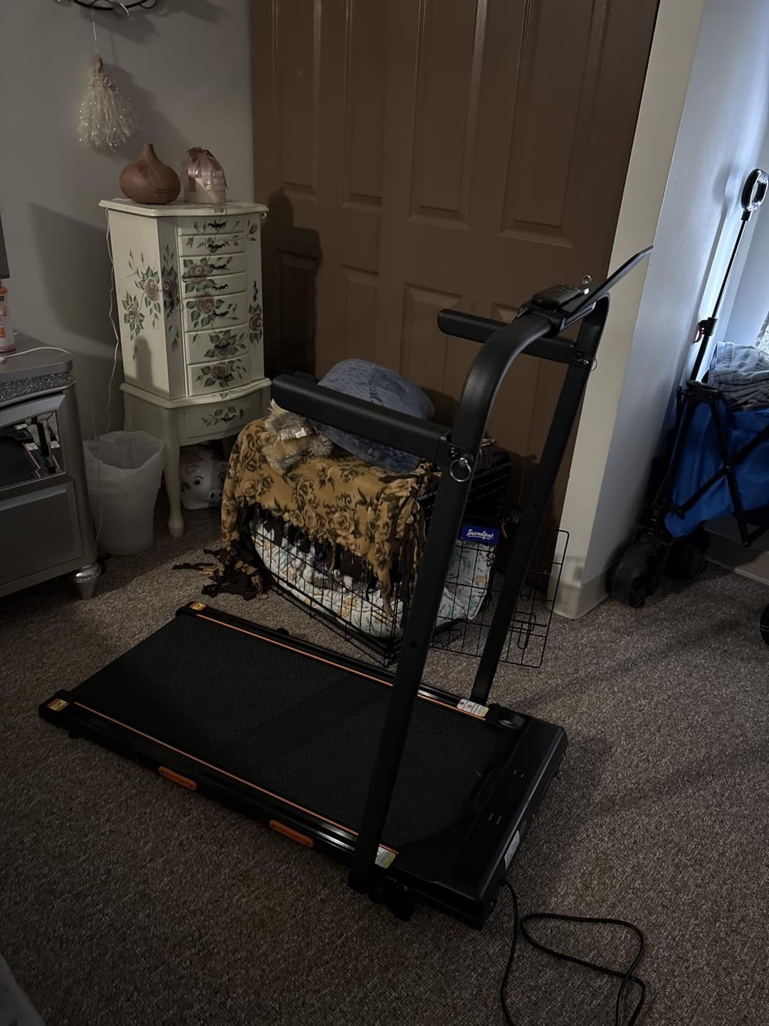 Customer photo review of Umay X5F Folding 3-in-1 Portable Treadmill with 16% Incline Max 10 KM/H