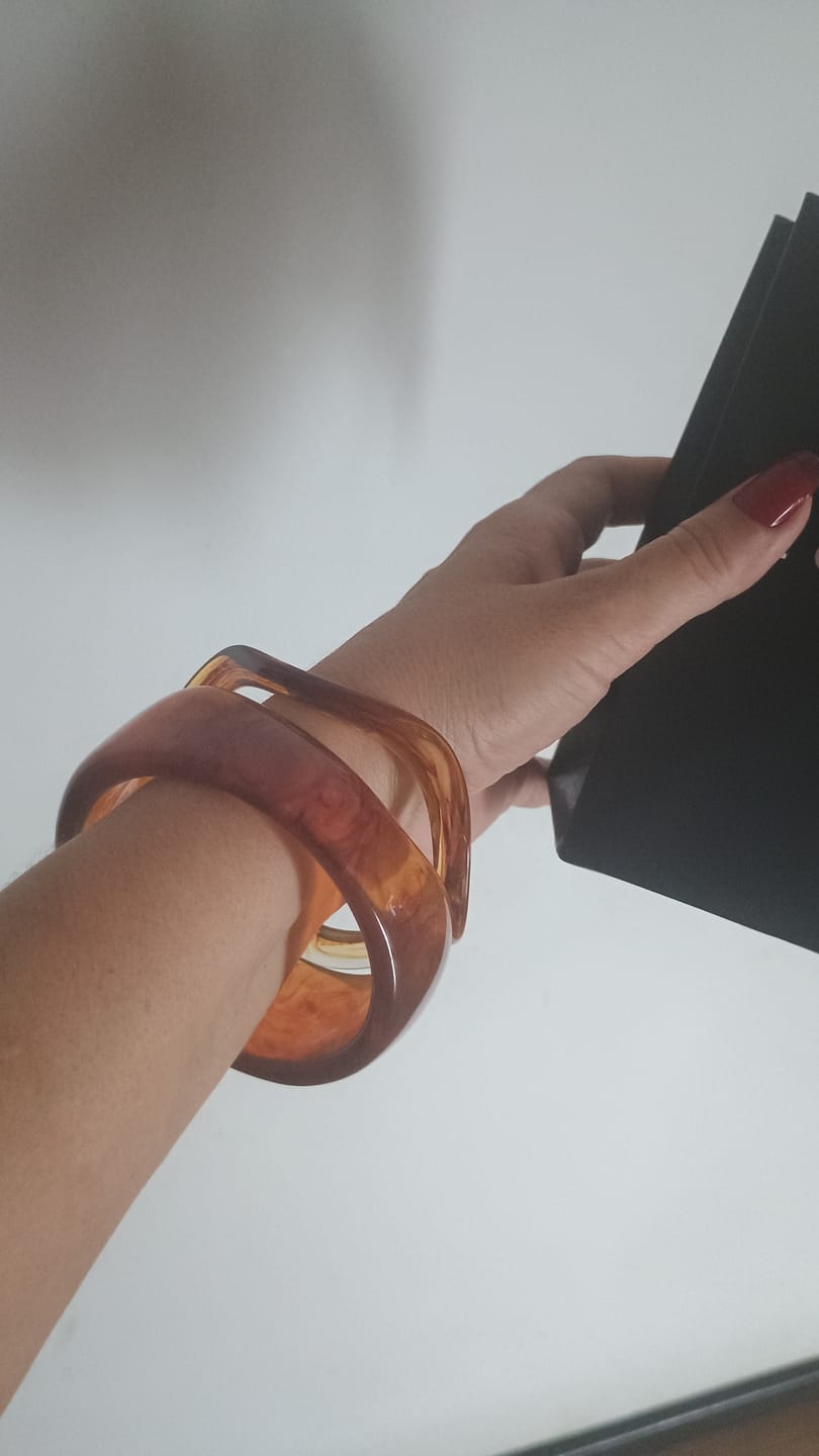Customer photo review of Brazalete Cerrado Ondulado Chunky Café