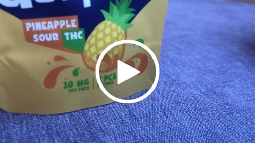 Customer video review of ROLLZ THC gummies – 10 mg for each gummy bear