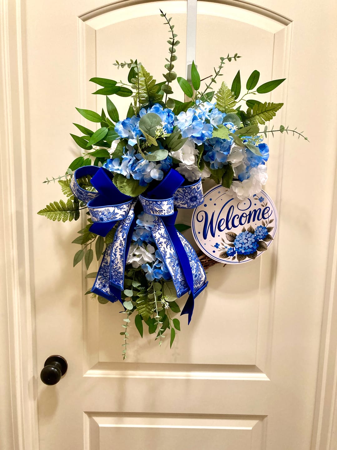 Customer photo review of 14" Round Grapevine Wreath - DECOE-034