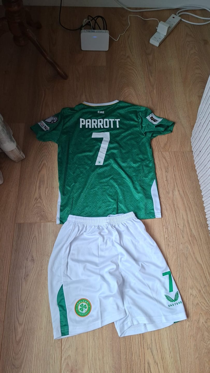 Customer photo review of Troy Daniel Parrott Ireland Éire Green 2026 World Cup Kids Football Jersey Kit