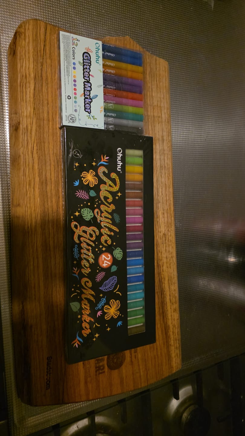 Customer photo review of Ohuhu Glitter Metallic Marker Pens (Europe Only)