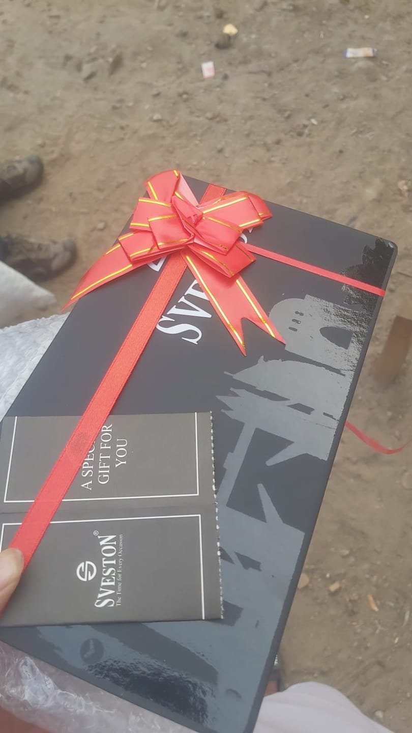 Customer photo review of Gift Wrapping