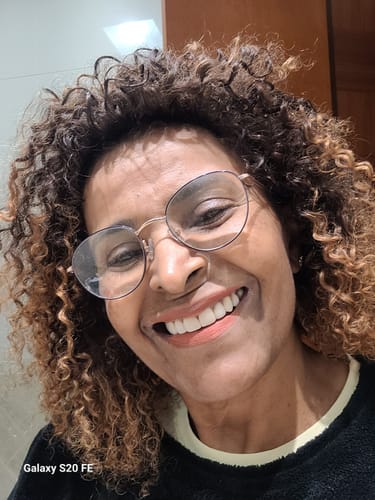 Customer photo review of Peruca Wig Humana Nataly Castanho T2/30 Cacheada