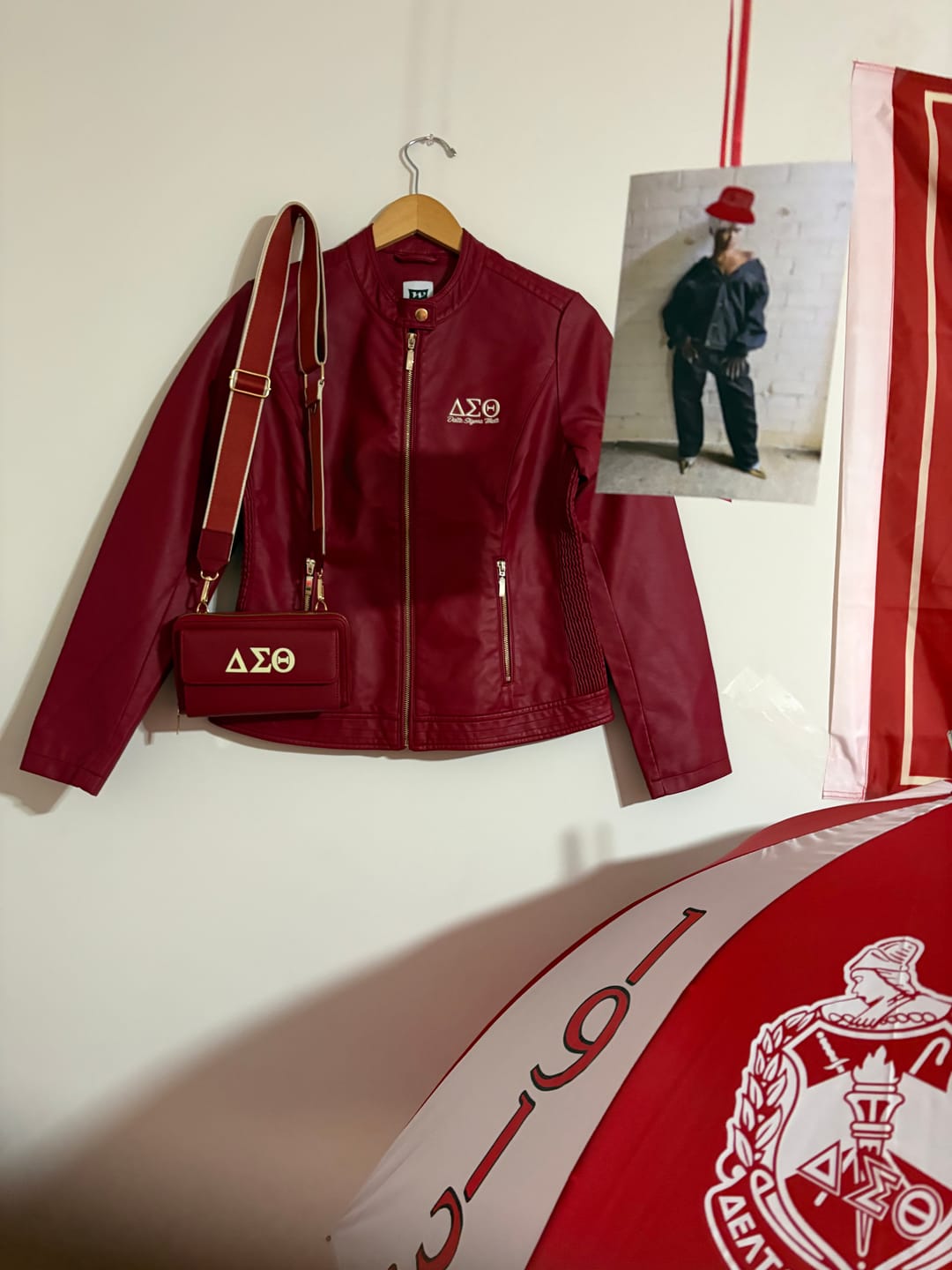 Customer photo review of Delta Sigma Theta - Large Wallet (Multiple Compartment) Crossbody