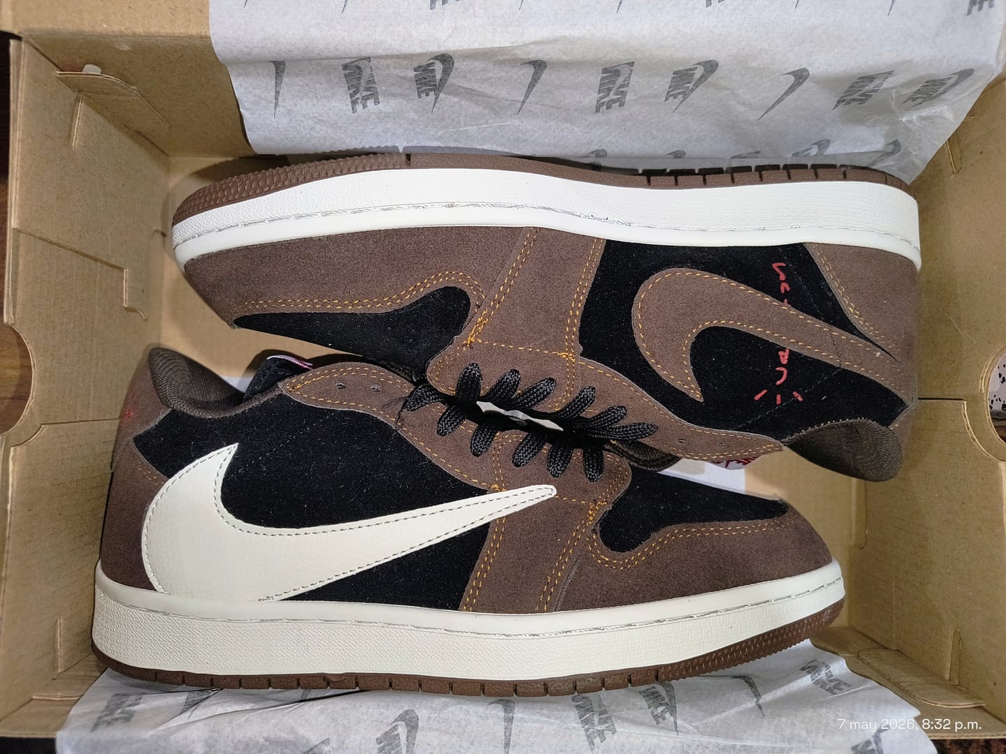 Customer photo review of Tenis Travis Low Moca