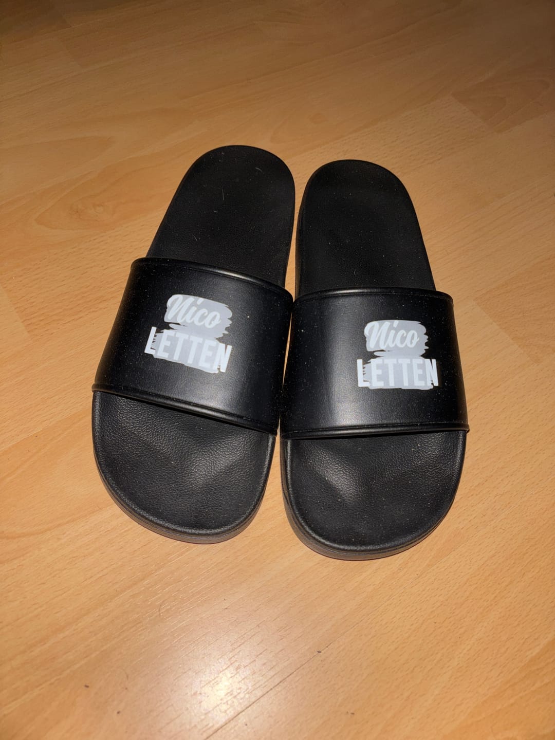 Customer photo review of Deine Letten - Personalisierte Badeschlappen mit Name