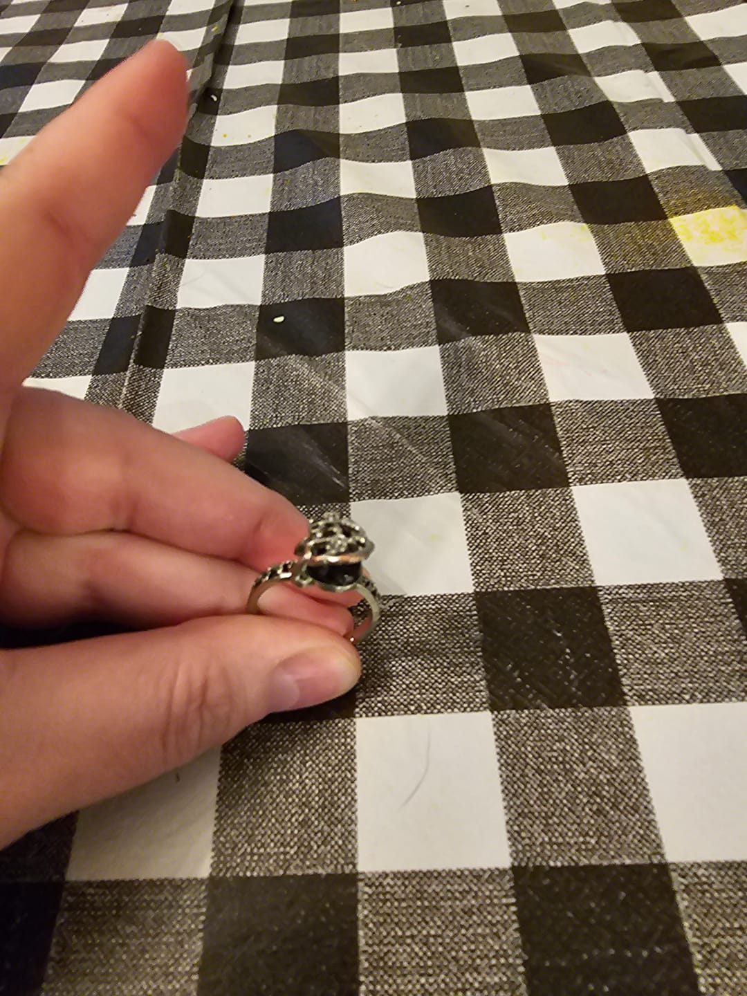 Customer photo review of Vintage Vine Black Agate Ring (Light Luxury Niche Dark Style Band)