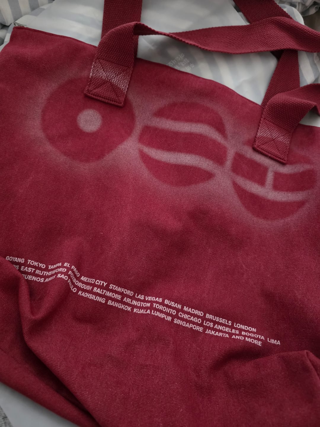 Customer photo review of [2ND PRE-ORDER] BTS - ARIRANG WORLD TOUR OFFICIAL MD FABRIC BAG