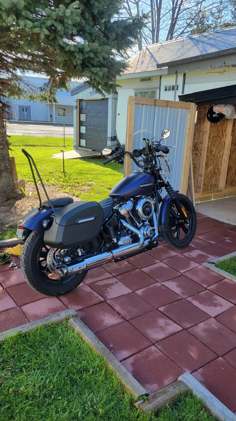 Customer photo review of 32L - Darkin Large Quick Mount Leather Wrapped Hard Saddlebags for Harley Softail Street Bob FXBB/S