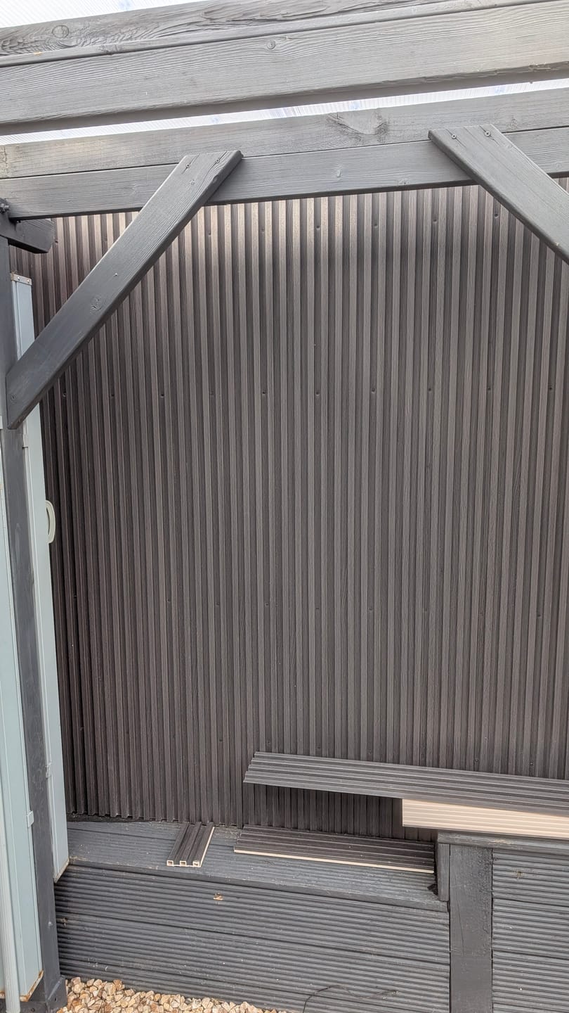 Customer photo review of Exterior Seamless Outdoor Panels 2.4m × 2.4m (16 Panels Per Pack) Multiple Colours
