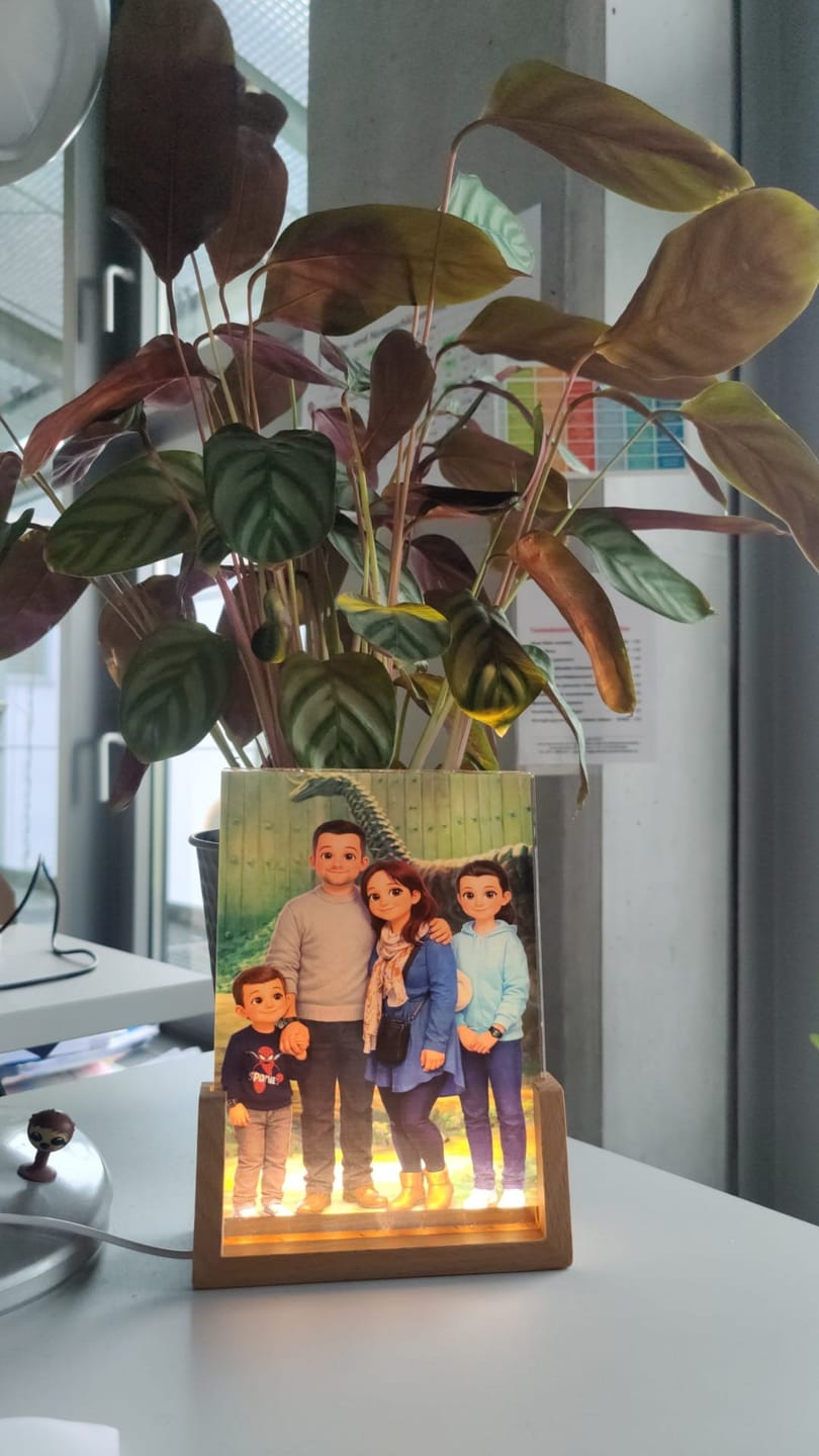 Customer photo review of Cartoon Love Family - Personalisierter LED Aufsteller für Papa mit Cartoon-Effekt