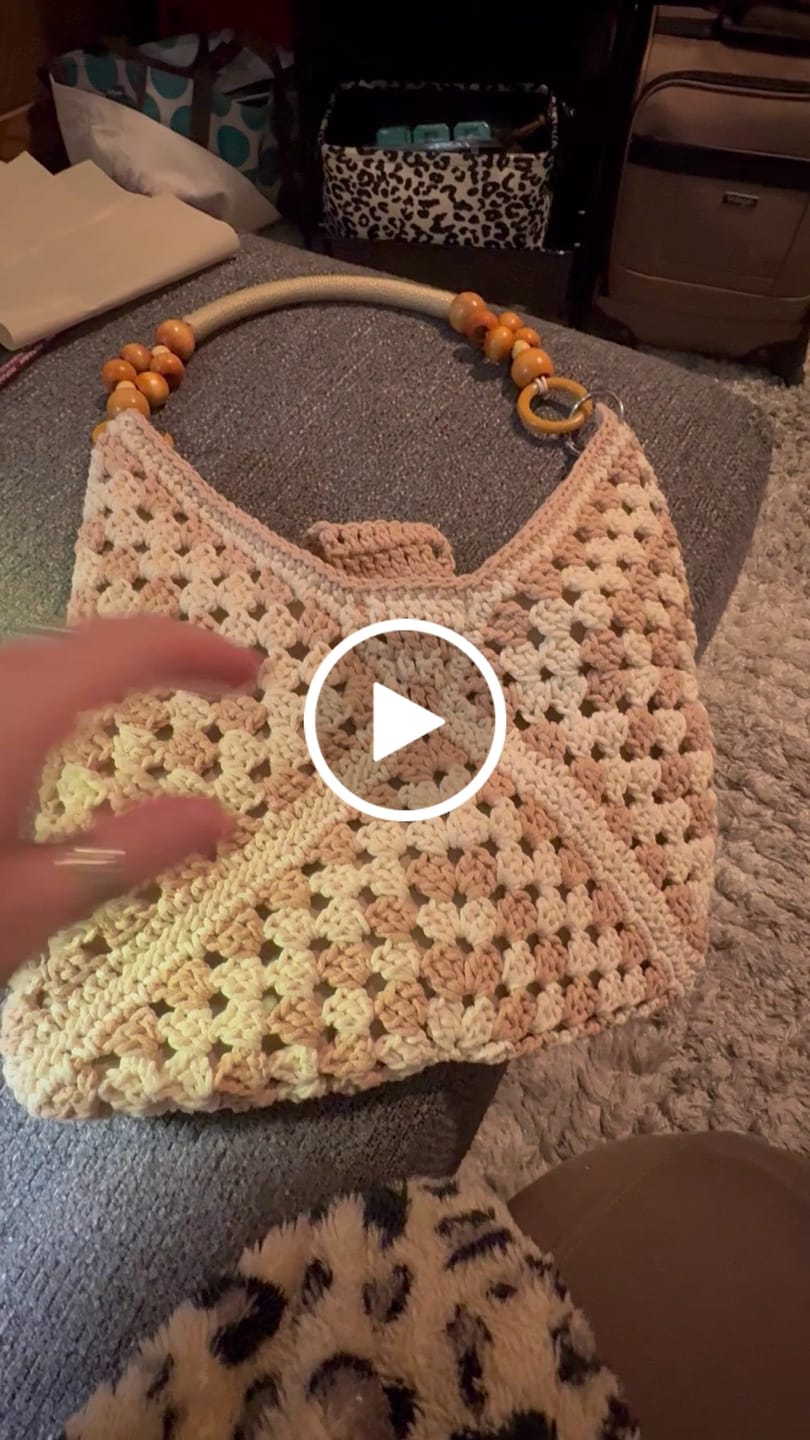 Customer video review of CrochetPark™ Sunny Holiday shoulder bag crochet kit