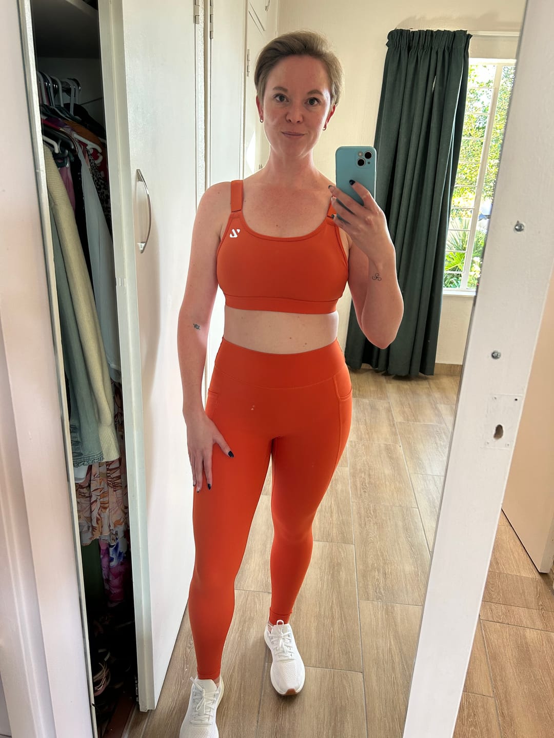 Customer photo review of Adjustable Strap High Impact Sports Bra & Pocket Leggings Set