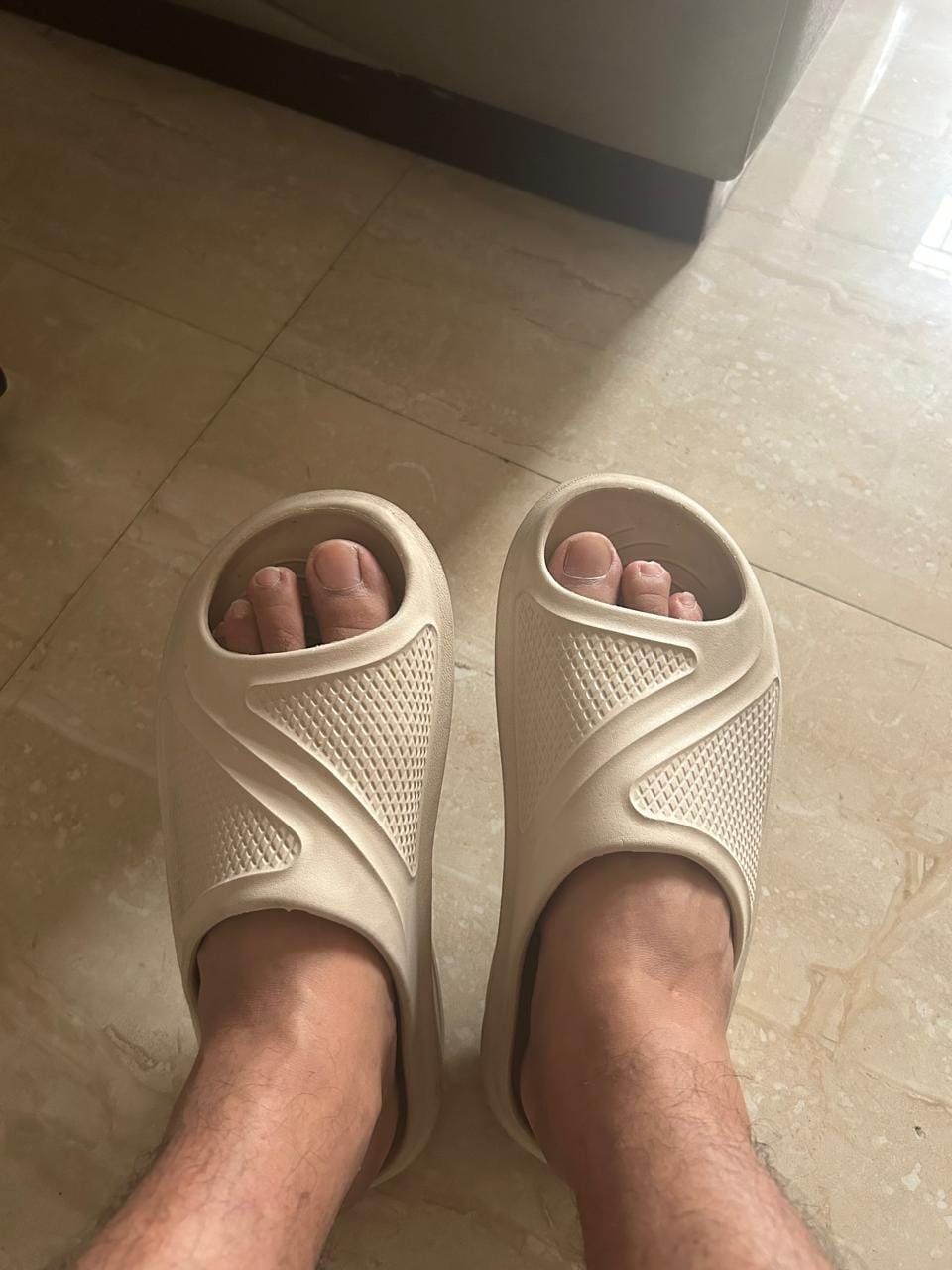 Customer photo review of Bacca Bucci Floats—Ultra Lightweight EVA Slides for Men