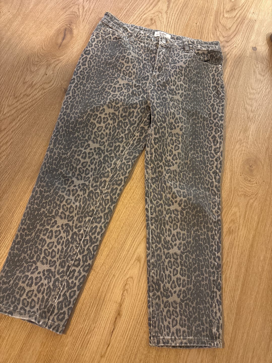 Customer photo review of Jeans Mom Fit FEARLESS LEO