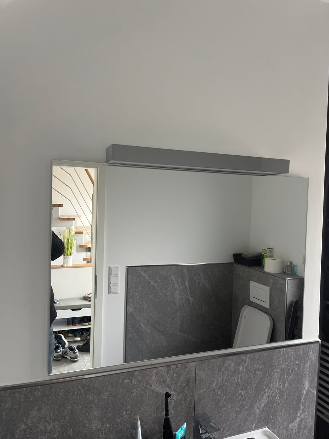 Customer photo review of Spiegel ohne Rahmen, Badspiegel & Wohnzimmerspiegel inkl. Befestigungsset, mit polierten Kanten, Eckig