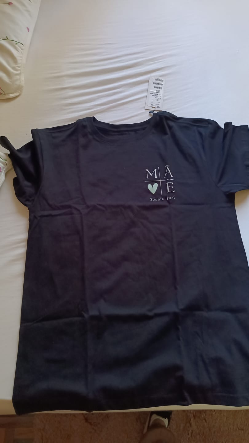 Customer photo review of Camiseta Personalizada MÃE / AVÓ MINIMALISTA - Algodão 100%