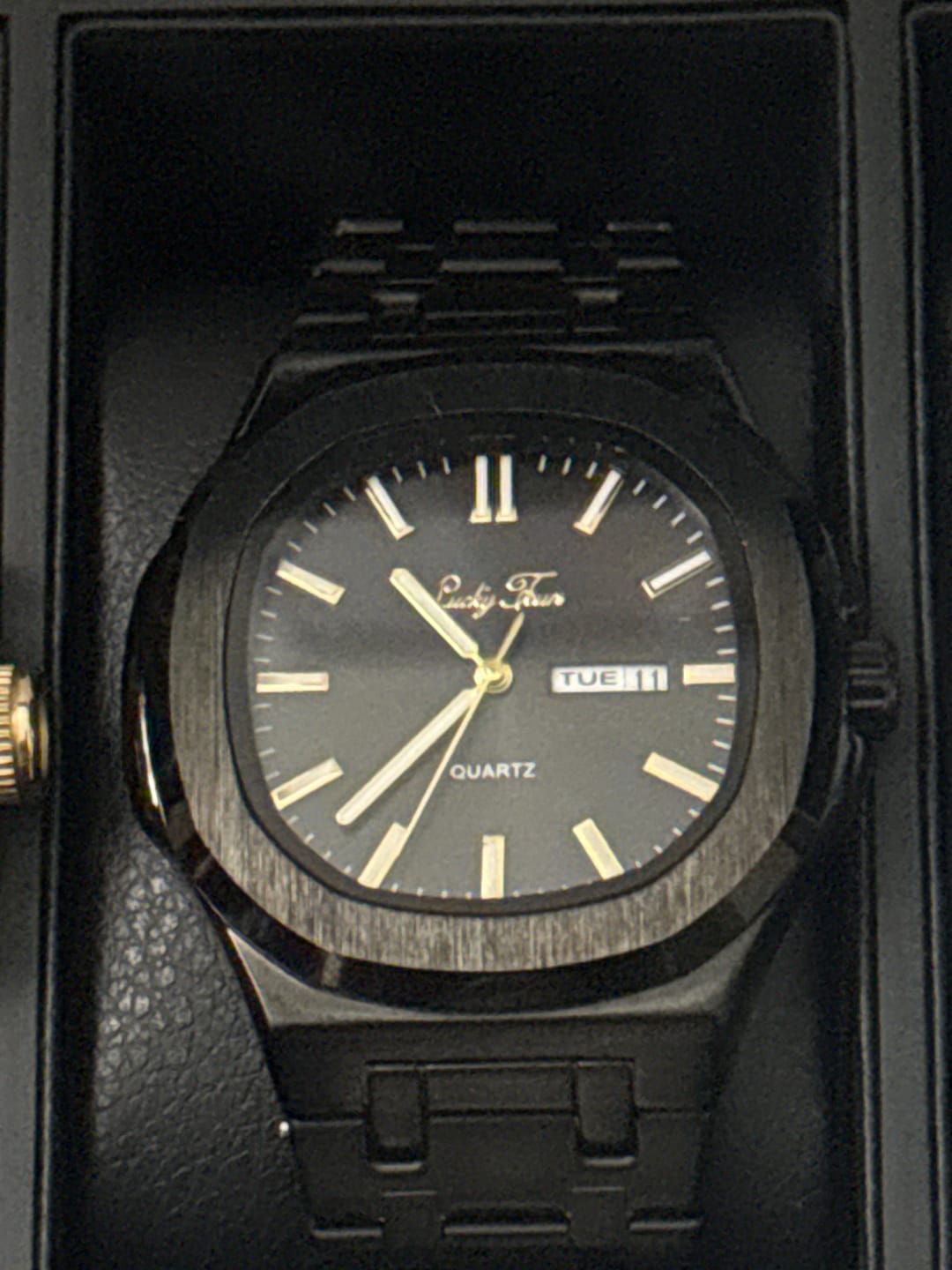 Customer photo review of Lucky Fours® Brone