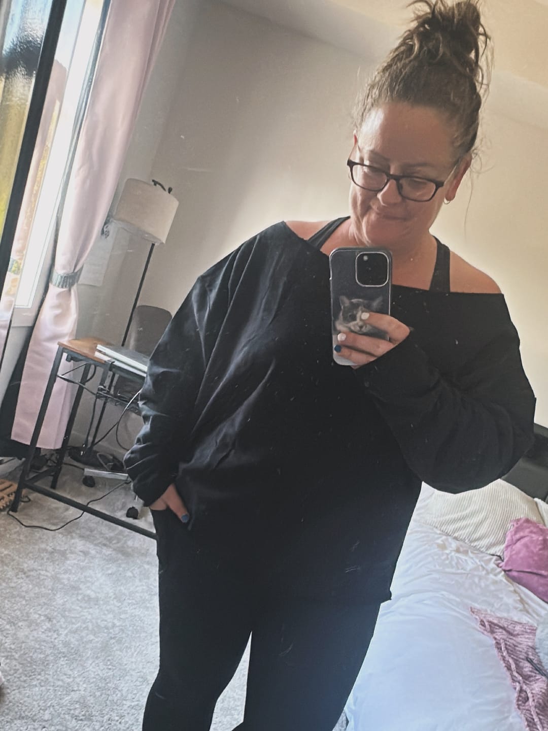 Customer photo review of Weekender Sweat Shirt