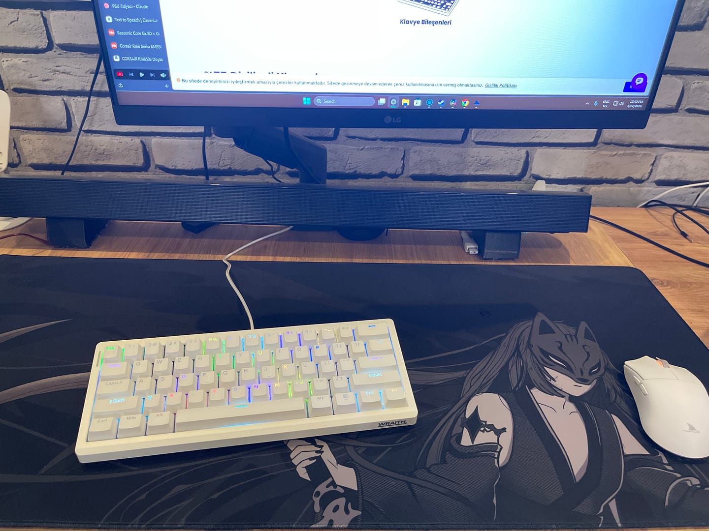 Customer photo review of Wraith Kitsune Edition Deskmat
