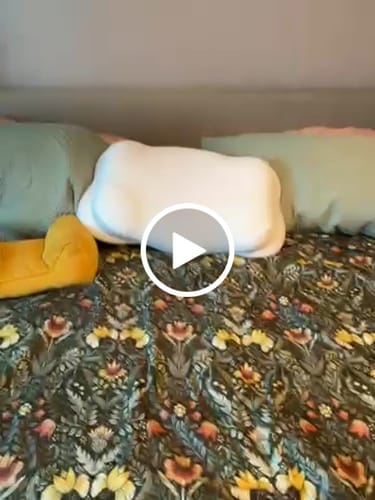 Customer video review of CloudAlign™ Pillow