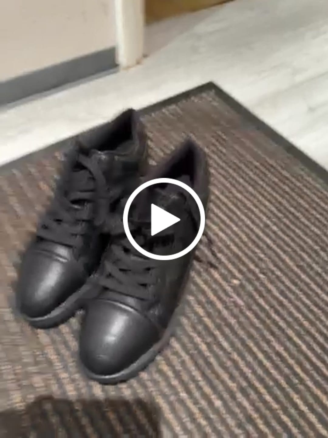 Customer video review of ELEVATESHOES BASE