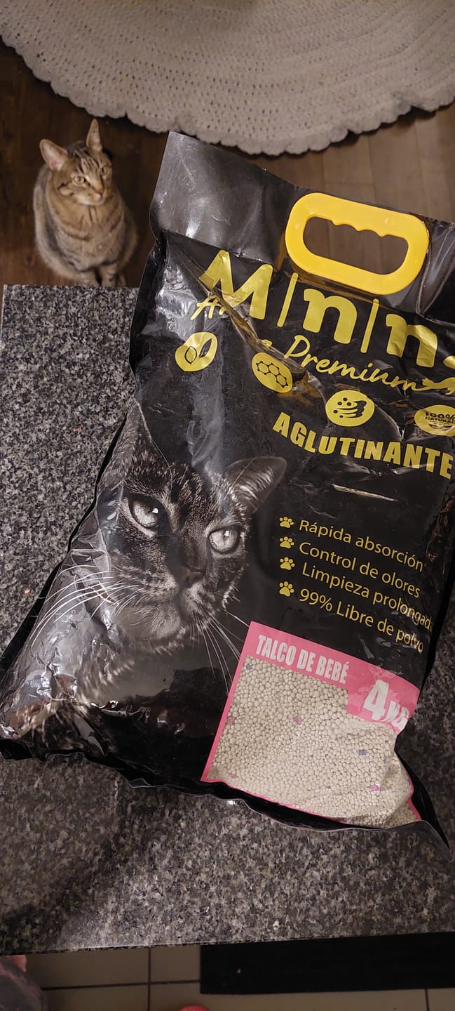 Customer photo review of Arena Minino Aglutinante 40kg + 4kg Regalo