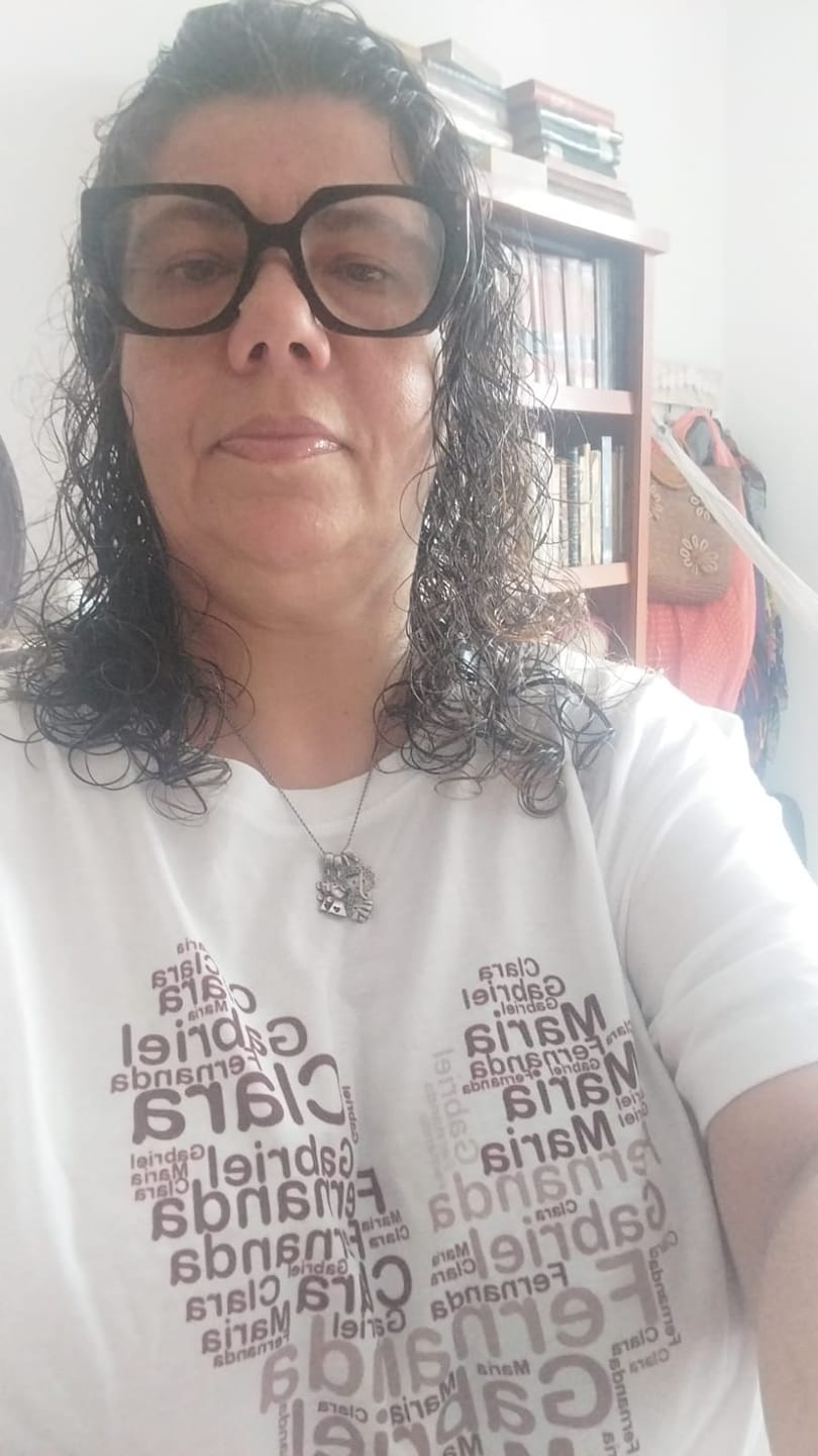Customer photo review of Camiseta Personalizada CORAÇÃO DE PALAVRAS - Algodão Peruano