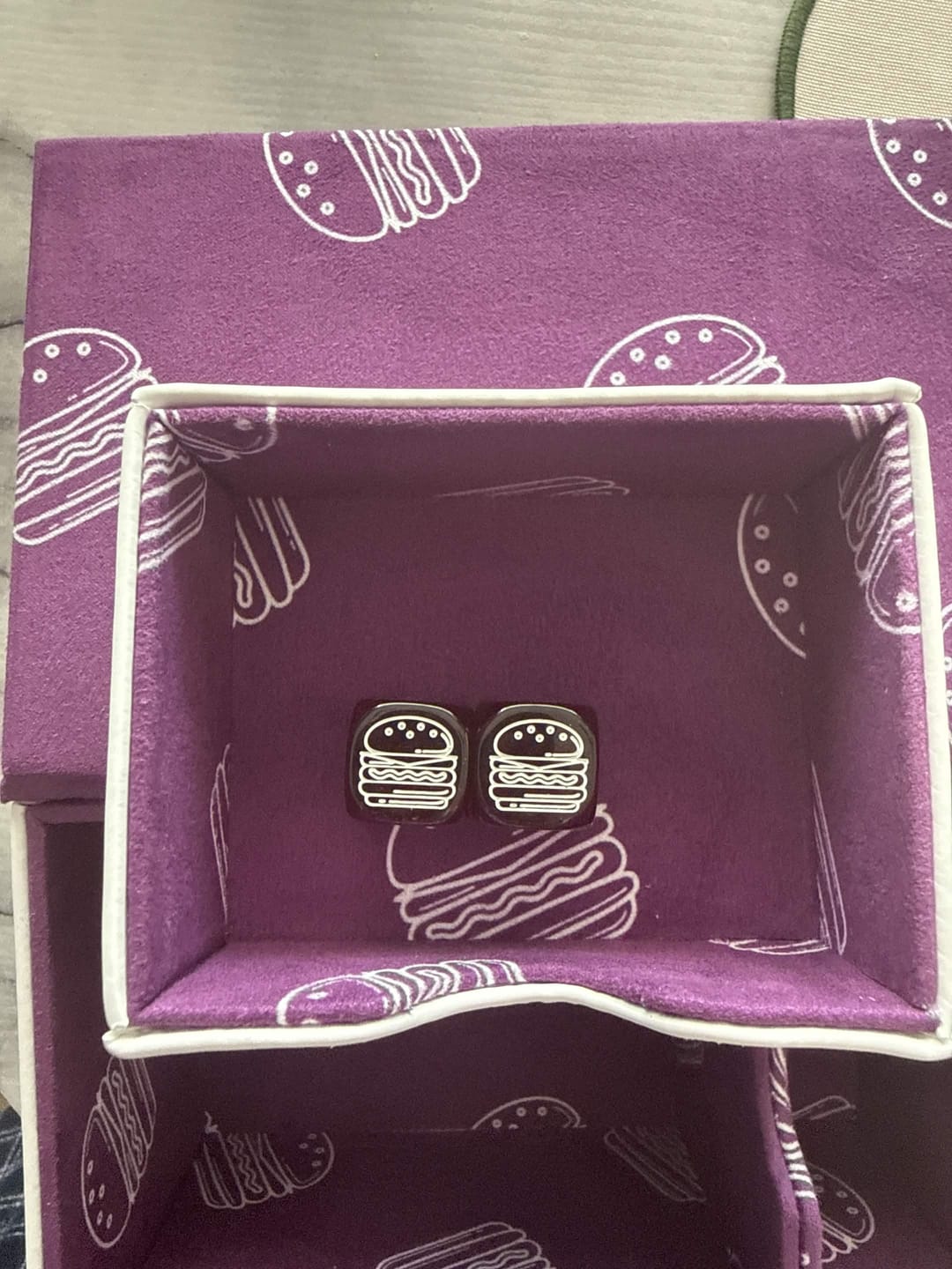 Customer photo review of 20 Chicken Nuggets Deckbox