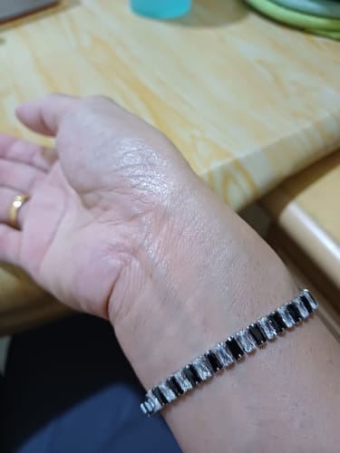 Customer photo review of Noir Baguette Bracelet
