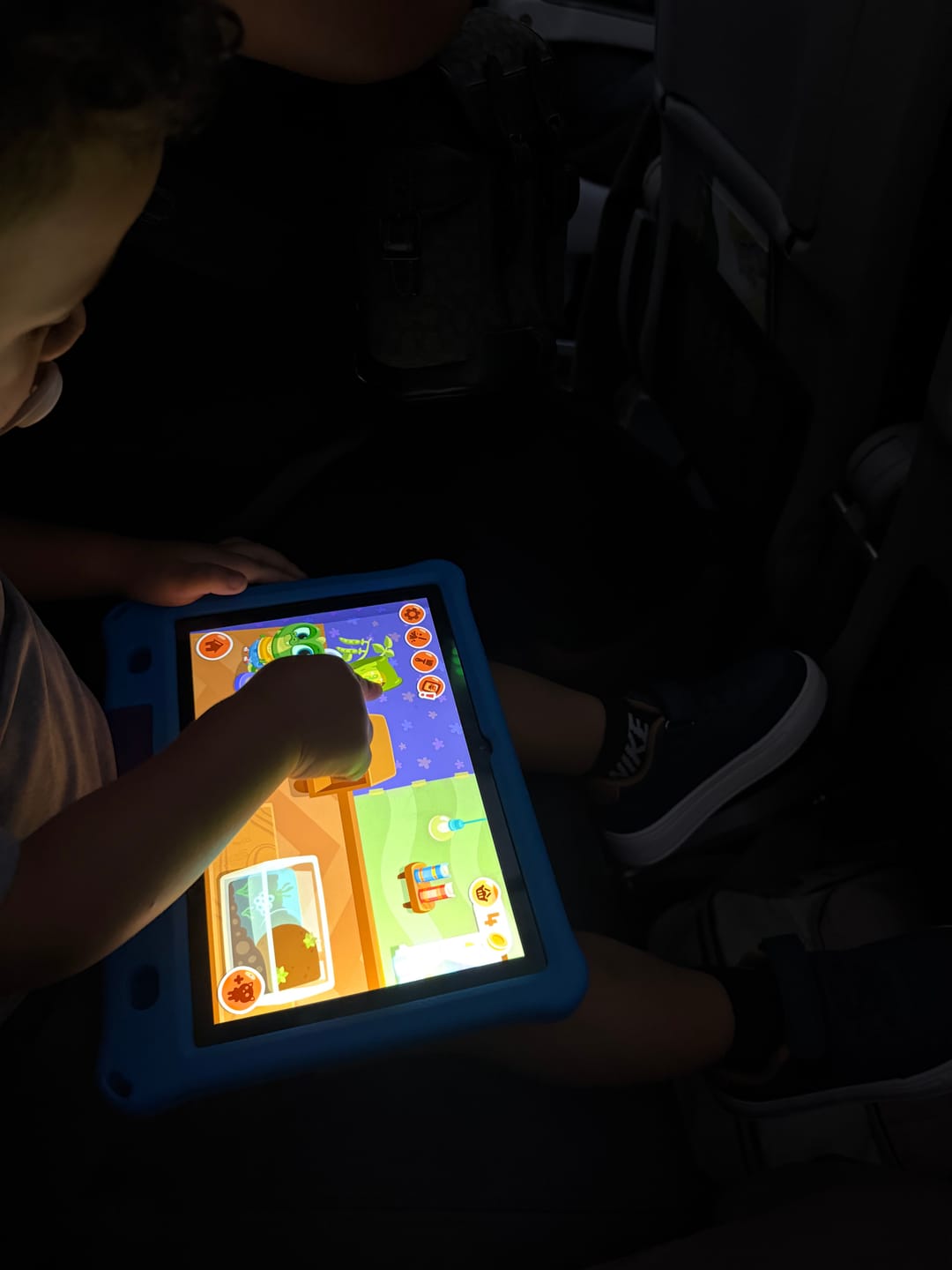 Customer photo review of Kids Armor Tab 10.1” - Tablet Resistente para Niños