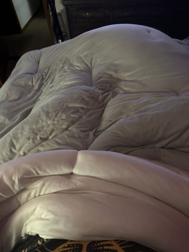 Customer photo review of MarshMellow Comforter