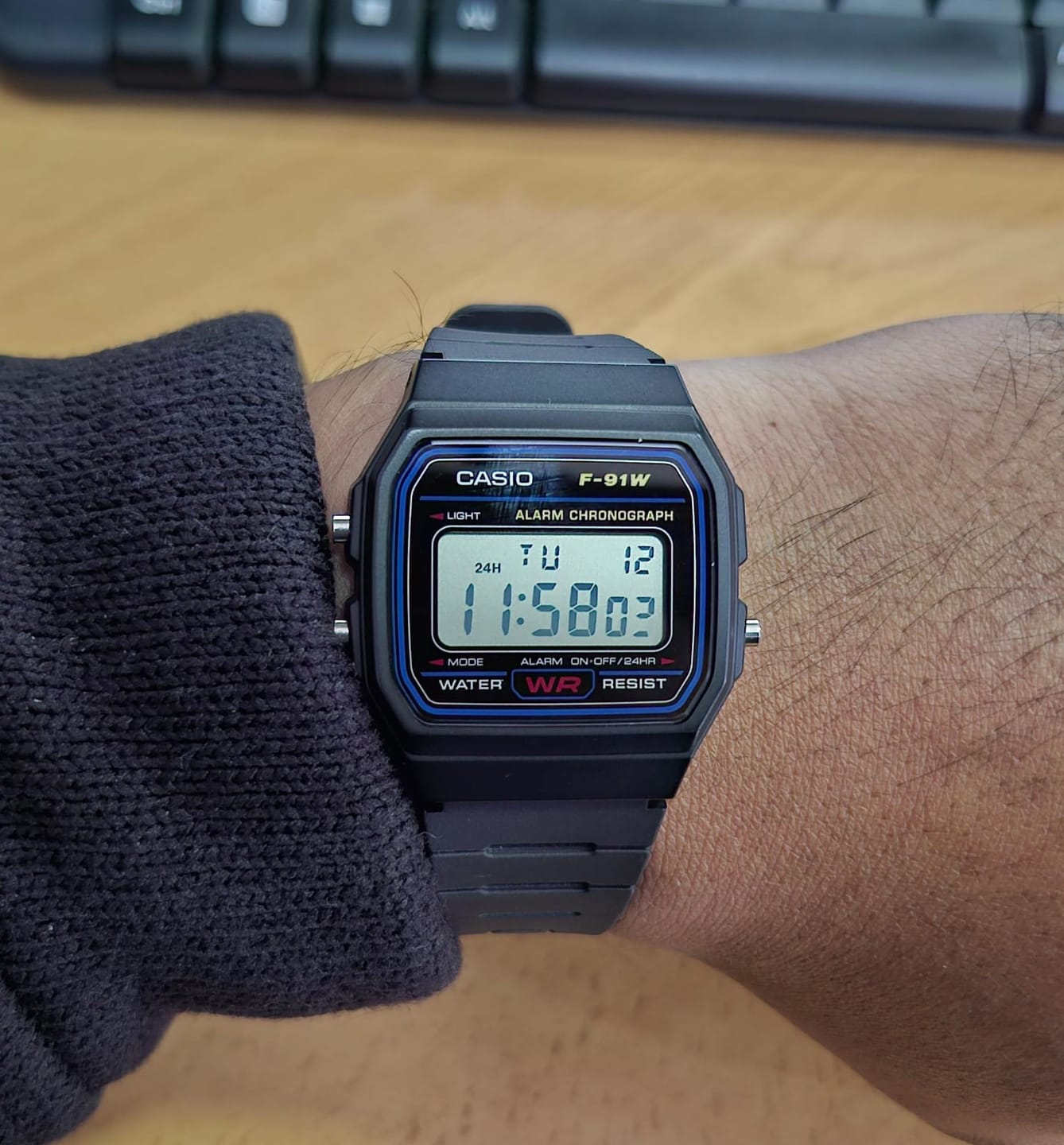 Customer photo review of Reloj Casio Vintage F-91W-1DG Clásico Líneas Azules