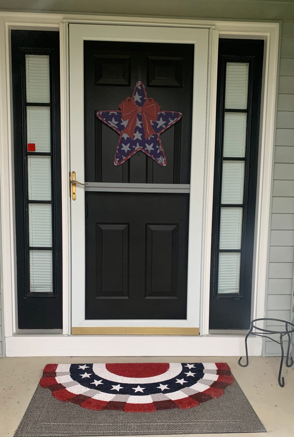 Customer photo review of Patriotic Star with Bow Door Hanger