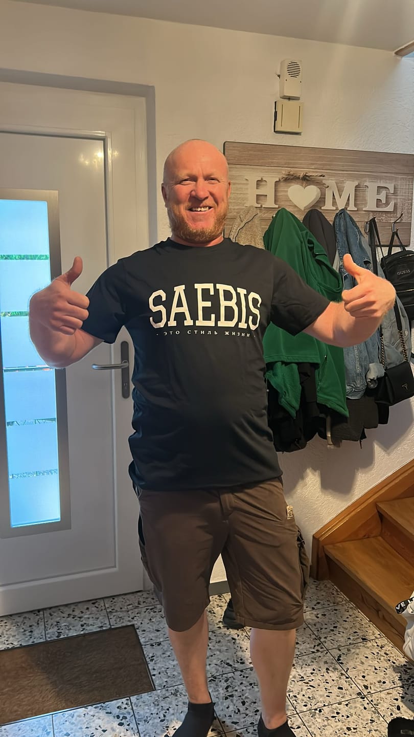 Customer photo review of Lifestyle Herren T-Shirt schwarz by SAEBIS®