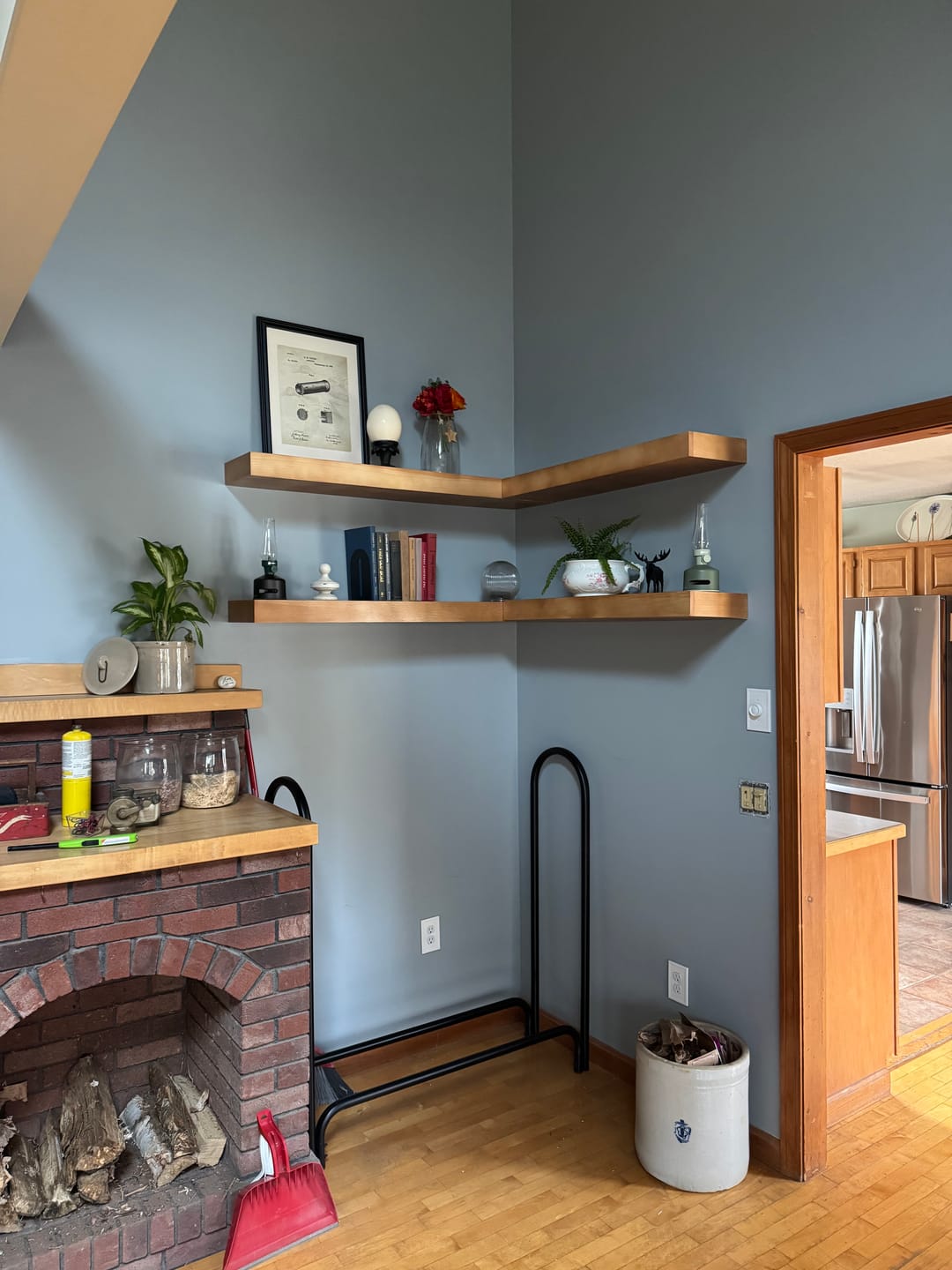 Customer photo review of Modern 3" Thick Floating Shelves