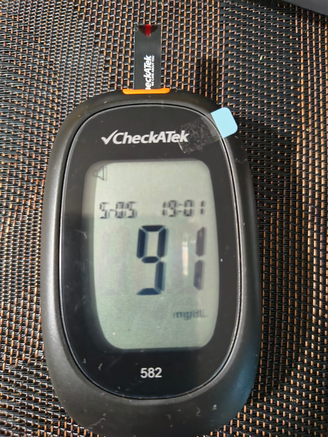 Customer photo review of Glucómetro digital portátil con Memoria 250 Registros GL582 | Marca Checkatek