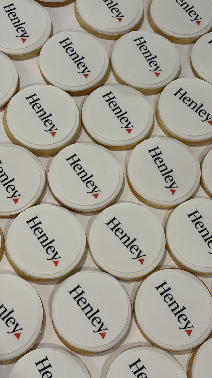 Customer photo review of 12 x 6.35 cm Round Standard Cookie Edible Icing Images