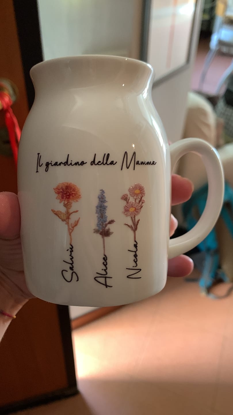 Customer photo review of Il giardino della mamma – Vaso personalizzato con nome e fiori per mamma e nonna