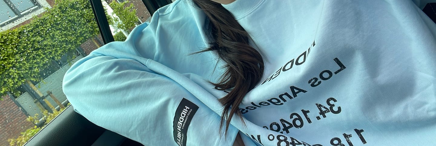 Customer photo review of VINTAGE LOGO LONGSLEEVE T-SHIRT LIGHT BLUE