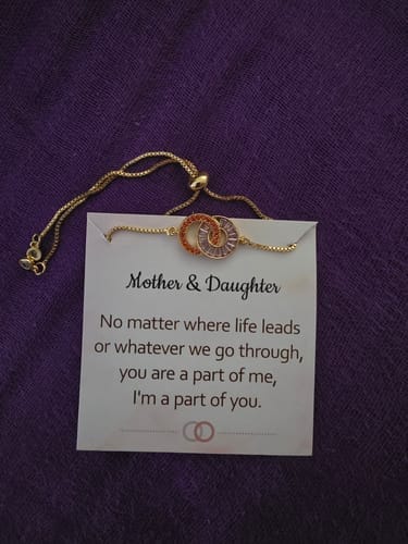 Customer photo review of Pulsera de piedra natal "Vínculo Inquebrantable"